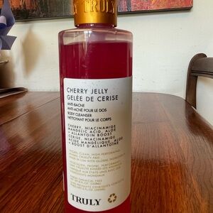 TRULY Cherry jelly anti-bacne body wash
